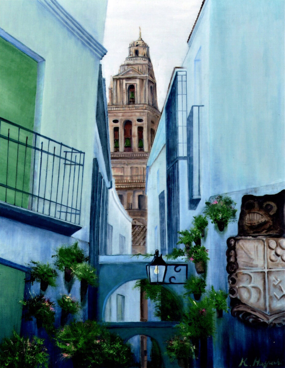 鐘楼が見える露地